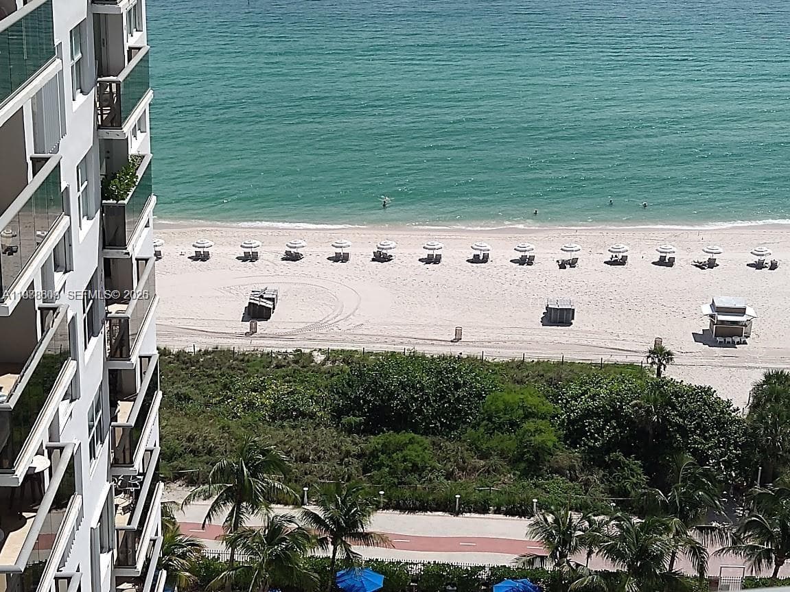 6039 Collins Ave # 1710, Miami Beach FL 33140 — 1