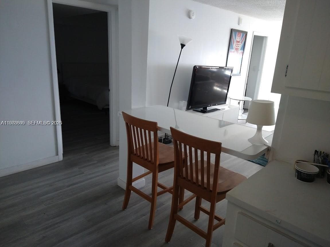 6039 Collins Ave # 1710, Miami Beach FL 33140 — 14
