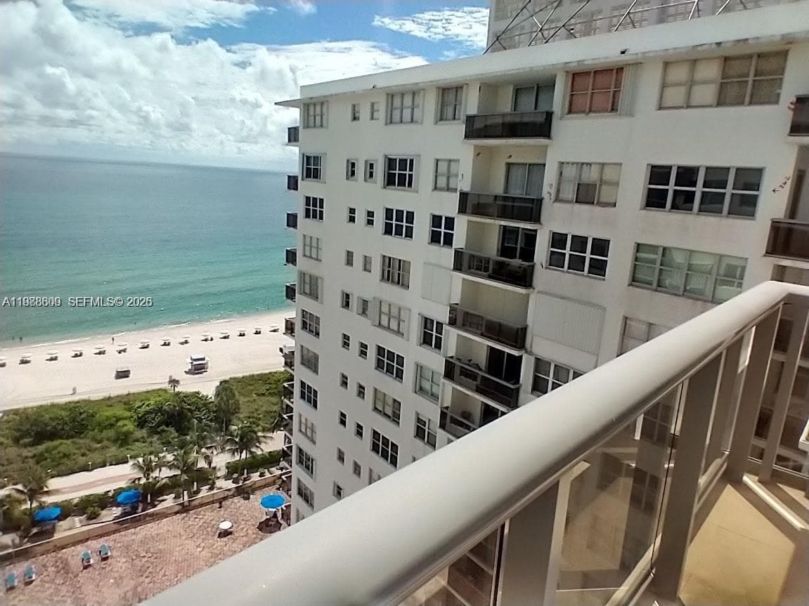 6039 Collins Ave # 1710, Miami Beach FL 33140 — 4
