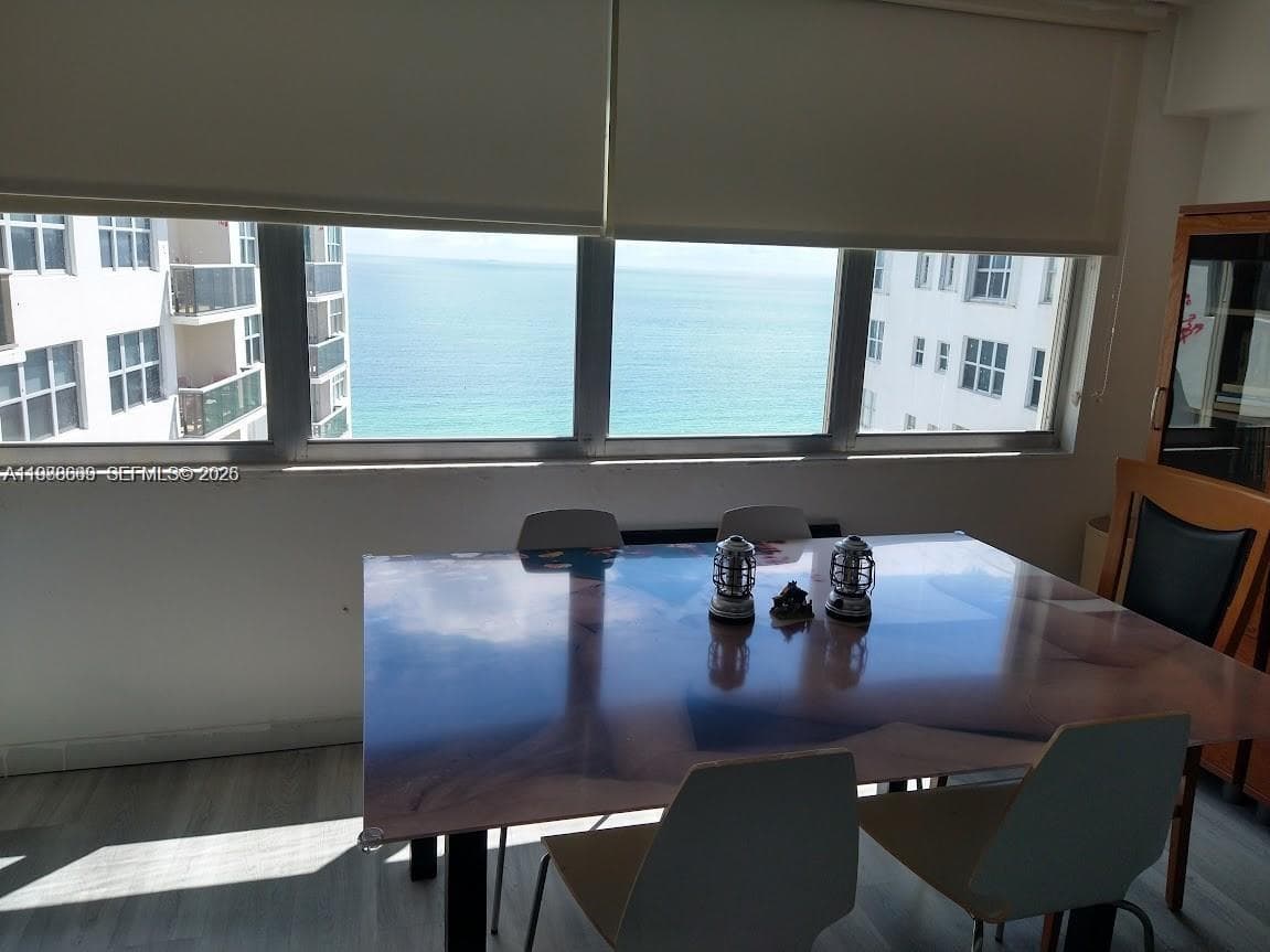 6039 Collins Ave # 1710, Miami Beach FL 33140 — 8