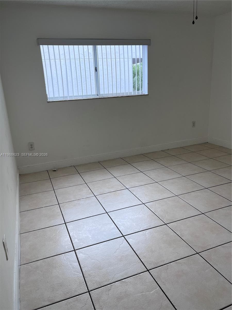 2750 W 76th St # 208, Hialeah FL 33016 — 6