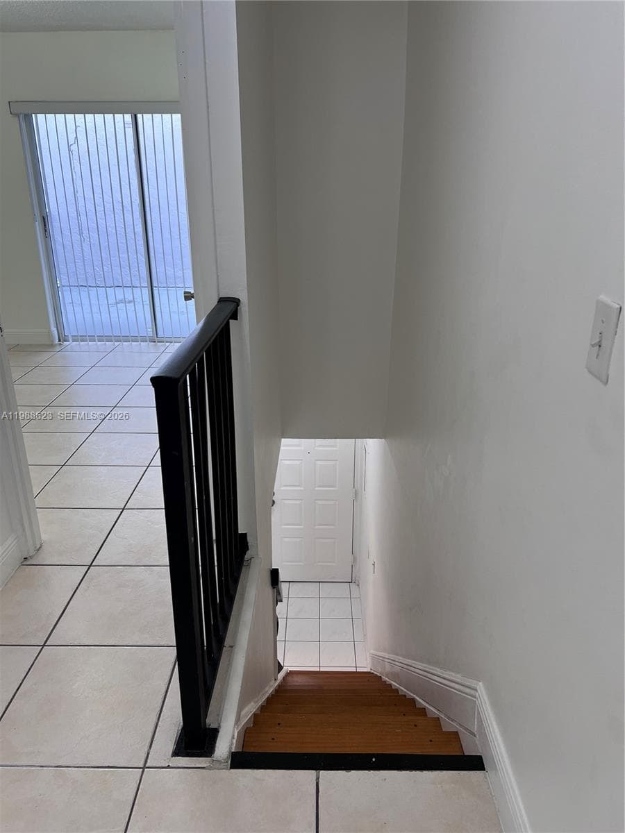 2750 W 76th St # 208, Hialeah FL 33016 — 7