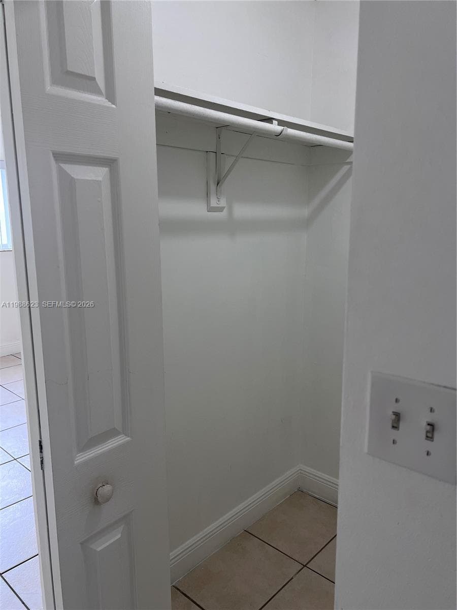 2750 W 76th St # 208, Hialeah FL 33016 — 10