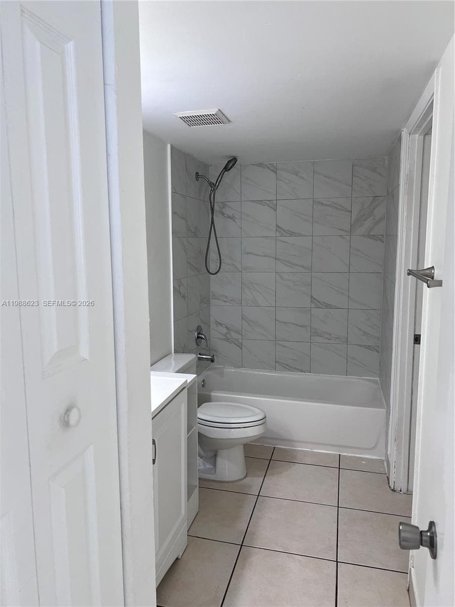 2750 W 76th St # 208, Hialeah FL 33016 — 8