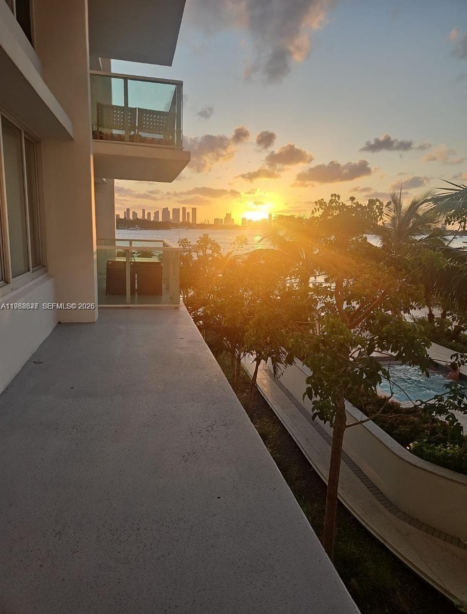 1000 West Ave # 214, Miami Beach FL 33139 — 26