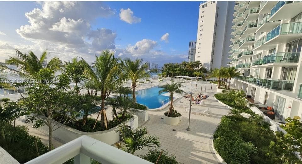 1000 West Ave # 214, Miami Beach FL 33139 — 1