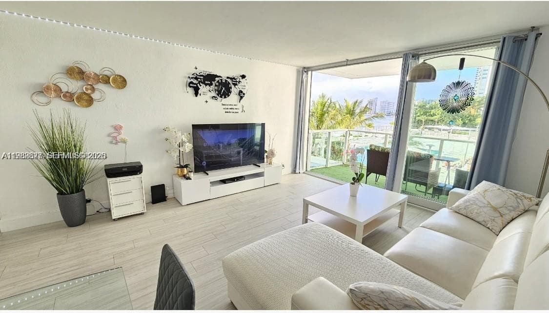 1000 West Ave # 214, Miami Beach FL 33139 — 9