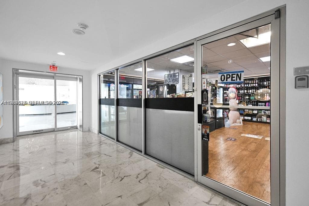 1000 West Ave # 214, Miami Beach FL 33139 — 41