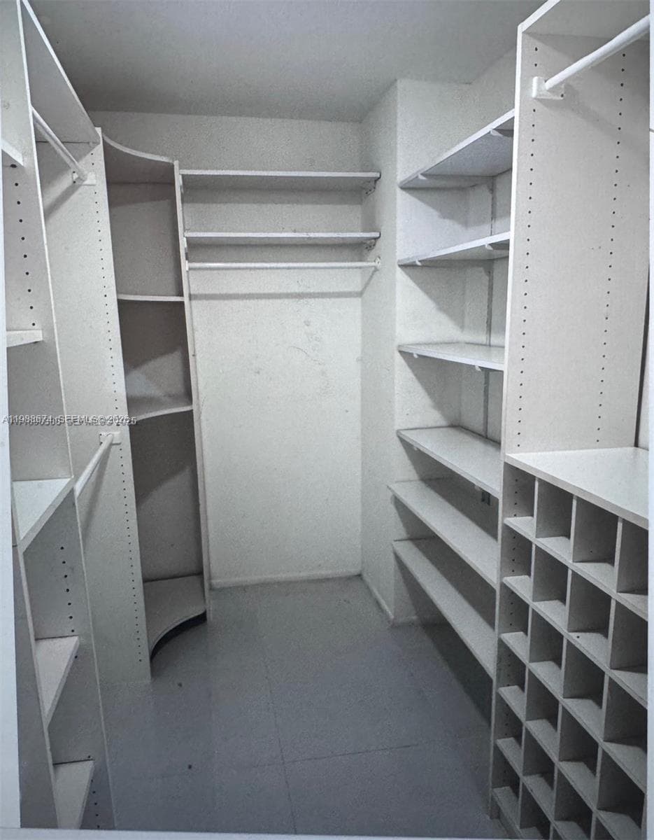 4000 Towerside Ter # 609, Miami FL 33138 — 3