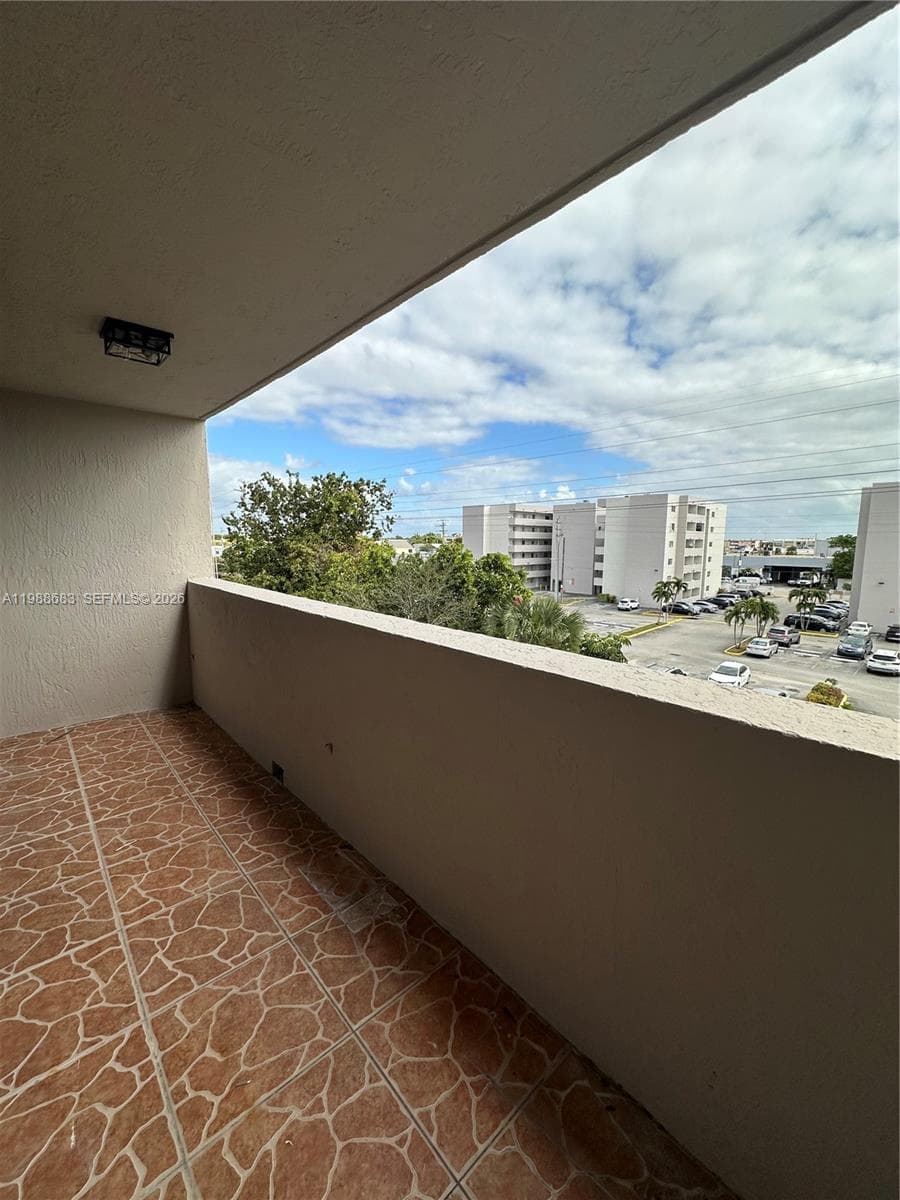 6091 W 22nd Ct # 408, Hialeah FL 33016 — 6