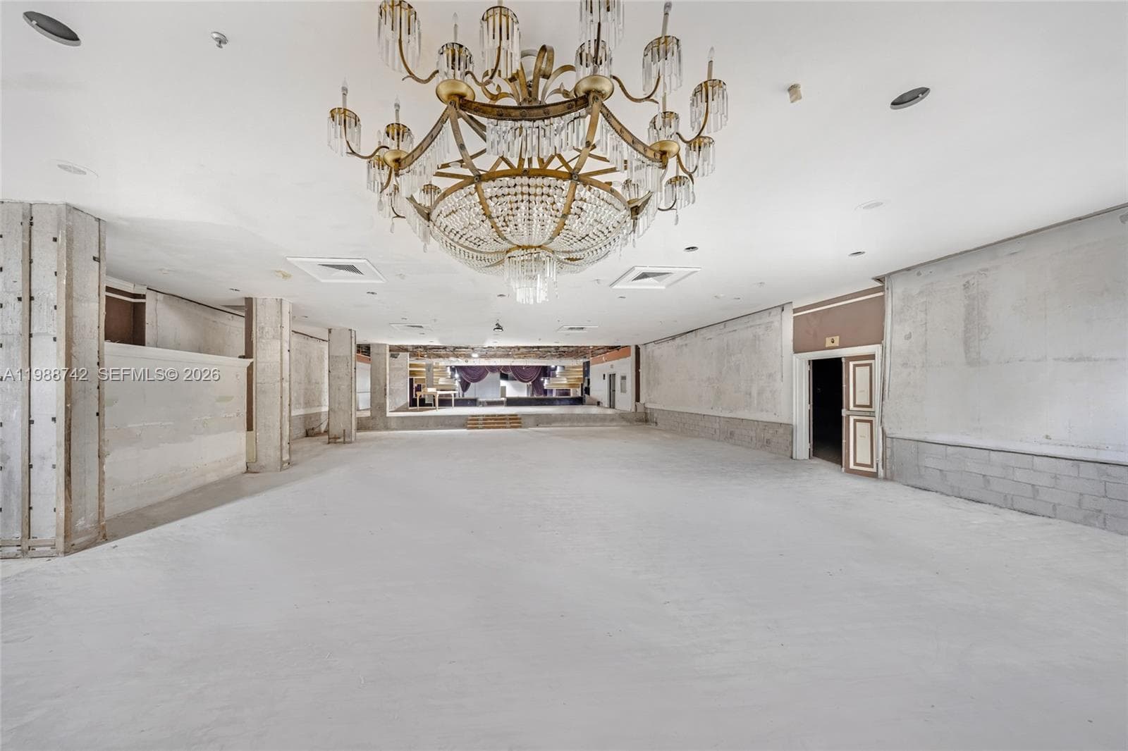5445 Collins Ave, Miami Beach FL 33140 — 12