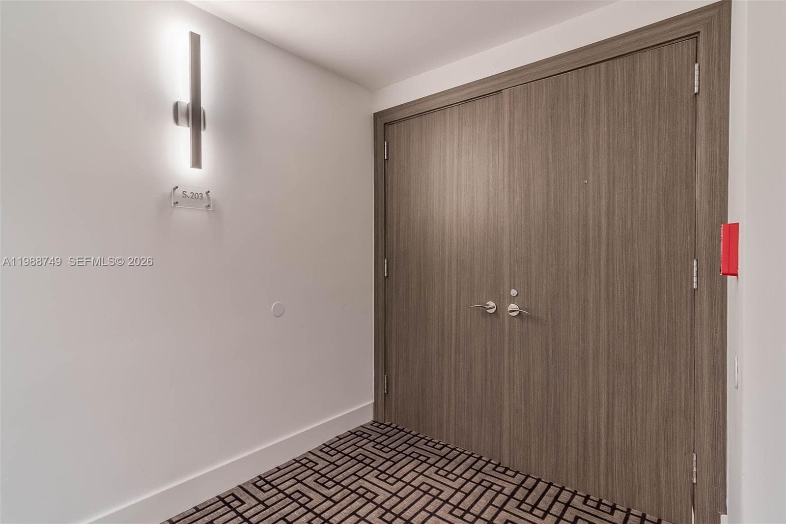 3737 Collins Ave # 203, Miami Beach FL 33140 — 3