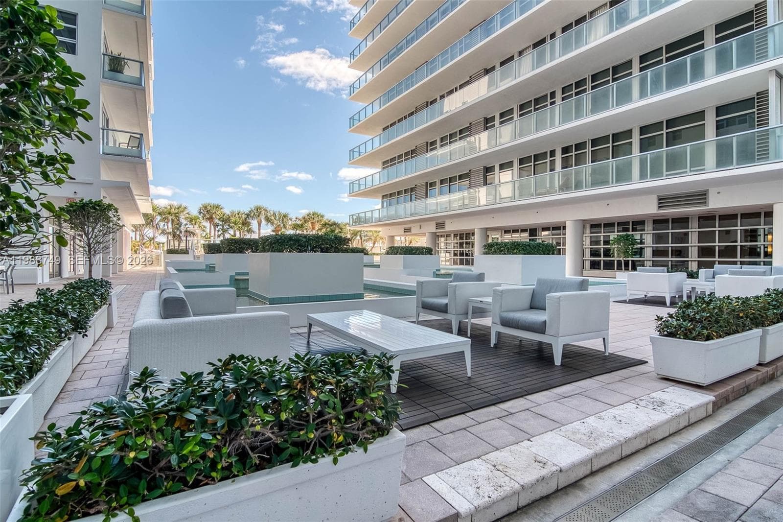 3737 Collins Ave # 203, Miami Beach FL 33140 — 1