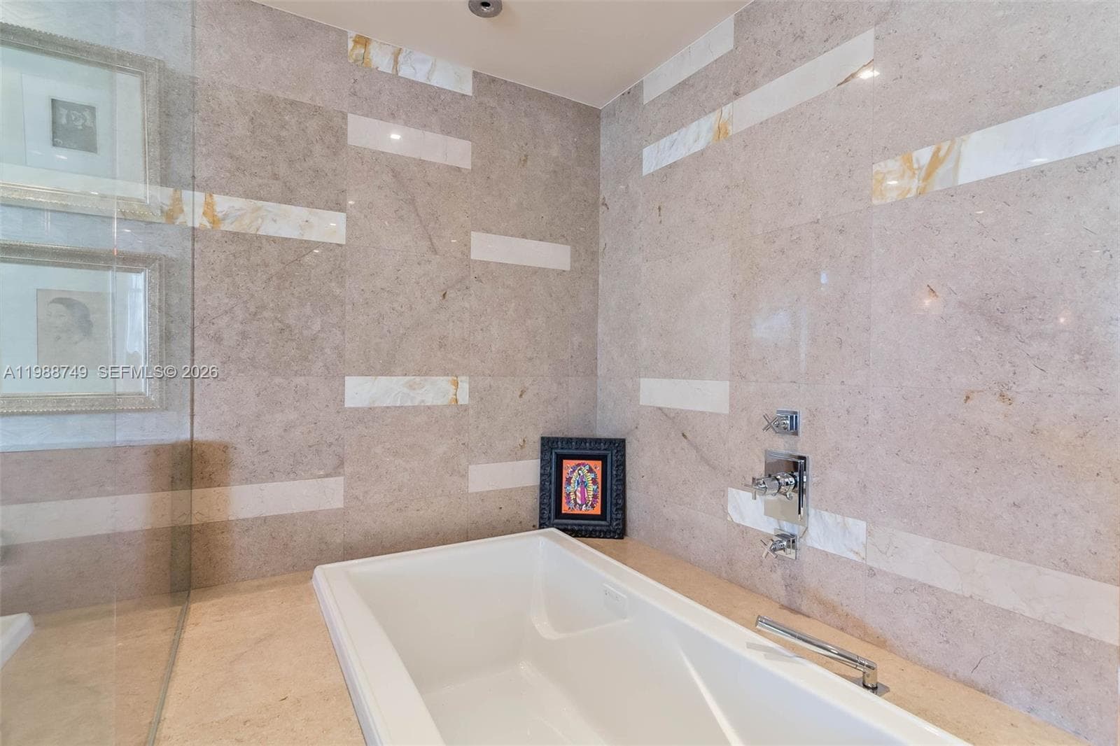 3737 Collins Ave # 203, Miami Beach FL 33140 — 19