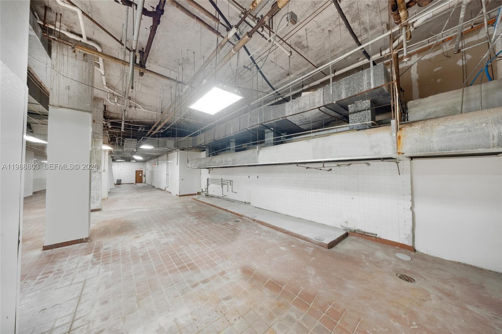 5445 Collins Ave, Miami Beach FL 33140 — 17