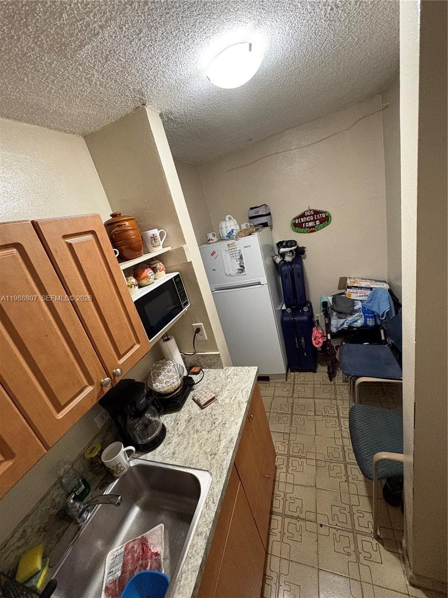 1950 W 56th St # 2309D, Hialeah FL 33012 — 20