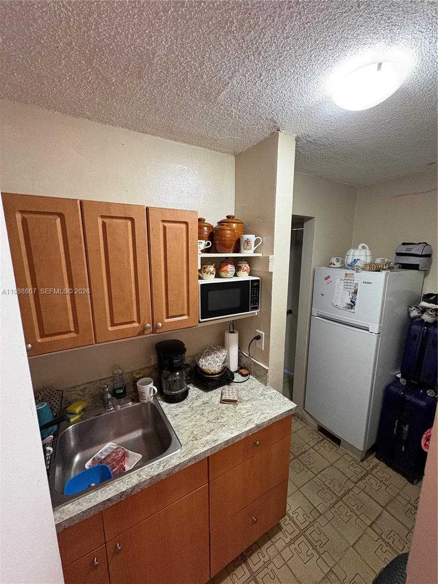 1950 W 56th St # 2309D, Hialeah FL 33012 — 18