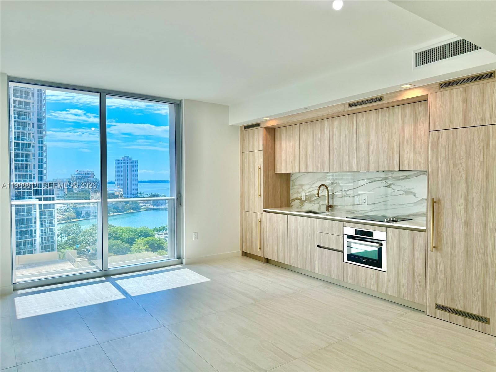 77 SE 5th St # 1615, Miami FL 33131 — 2