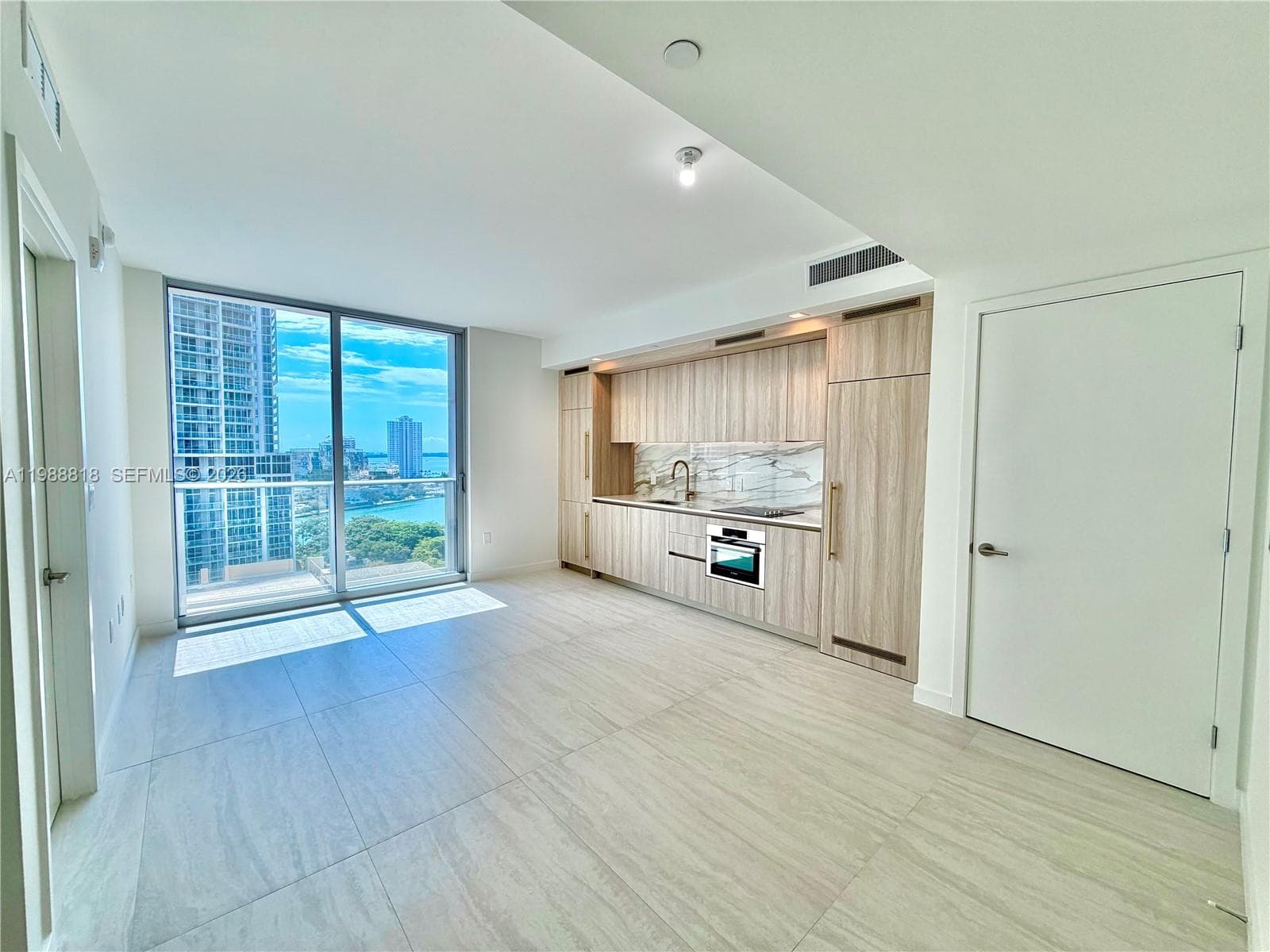 77 SE 5th St # 1615, Miami FL 33131 — 3