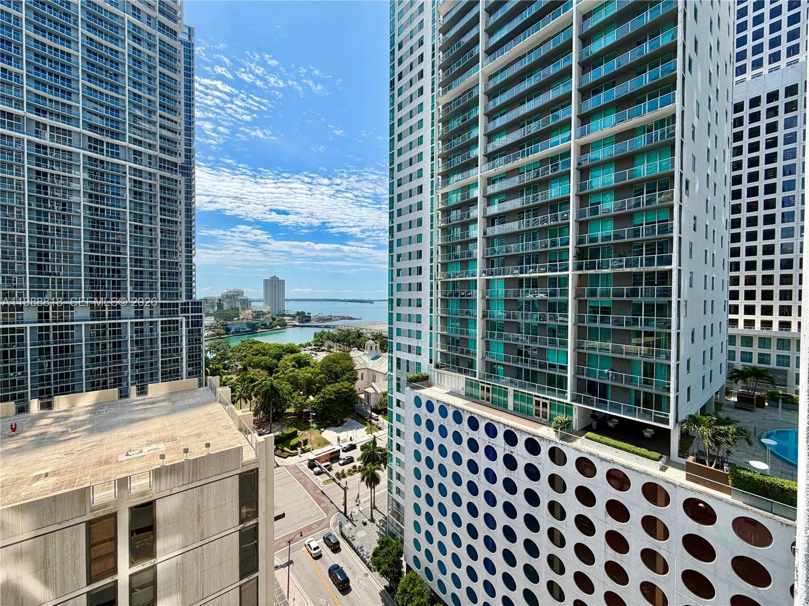 77 SE 5th St # 1615, Miami FL 33131 — 36