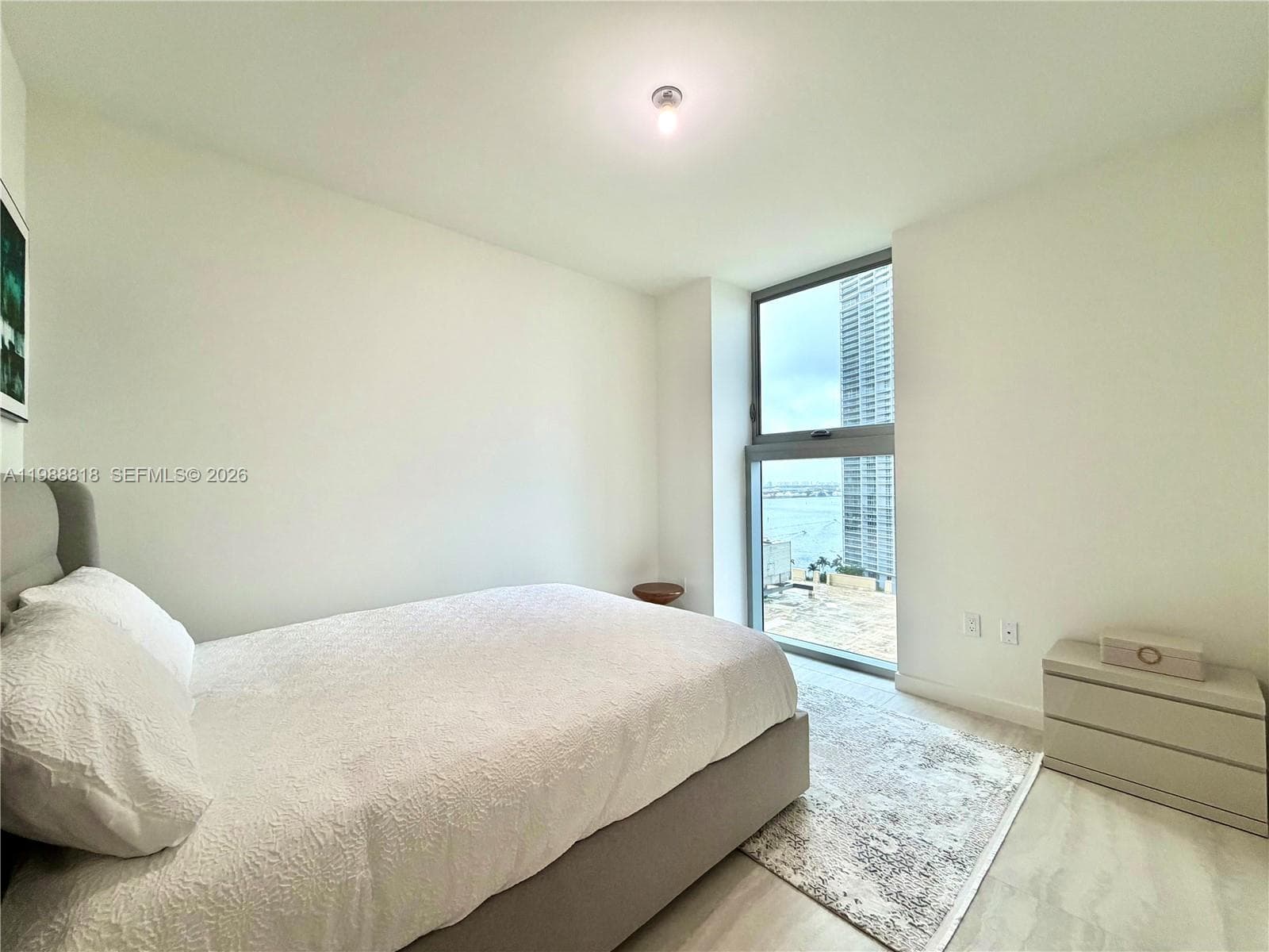 77 SE 5th St # 1615, Miami FL 33131 — 50