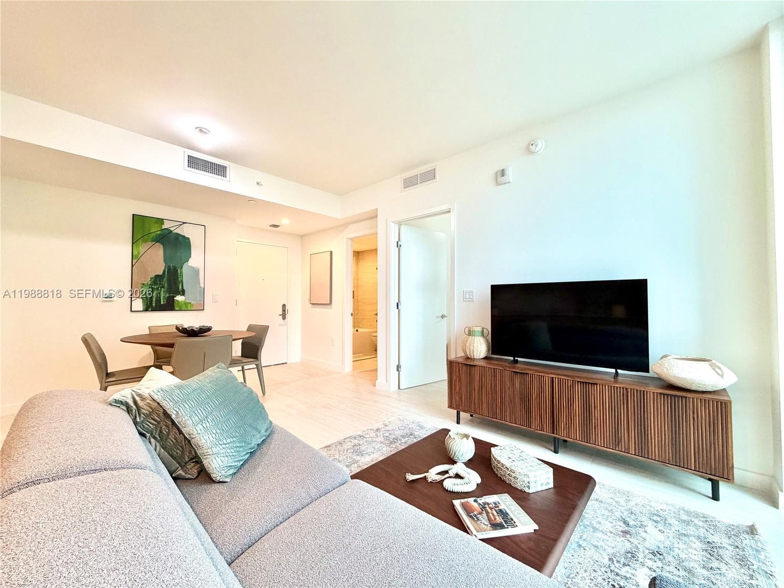 77 SE 5th St # 1615, Miami FL 33131 — 48