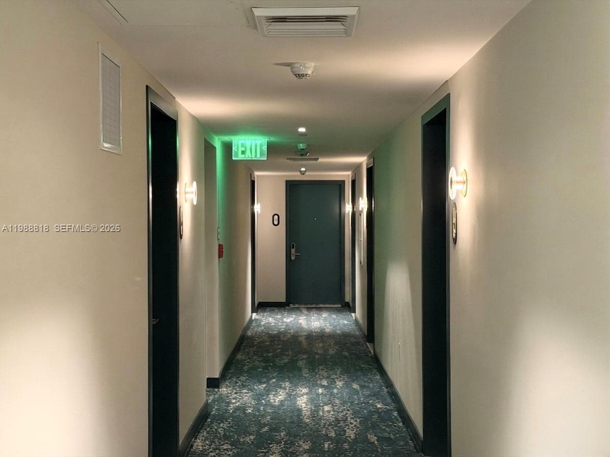 77 SE 5th St # 1615, Miami FL 33131 — 44