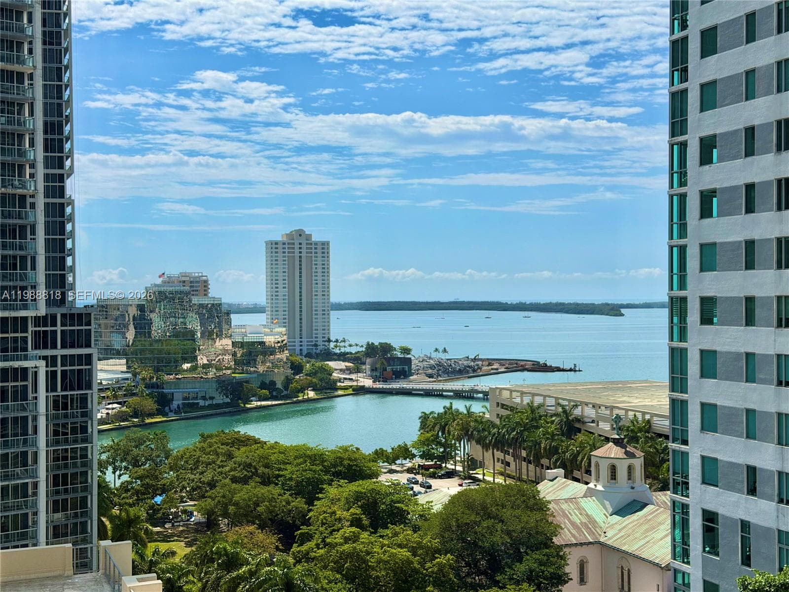 77 SE 5th St # 1615, Miami FL 33131 — 35