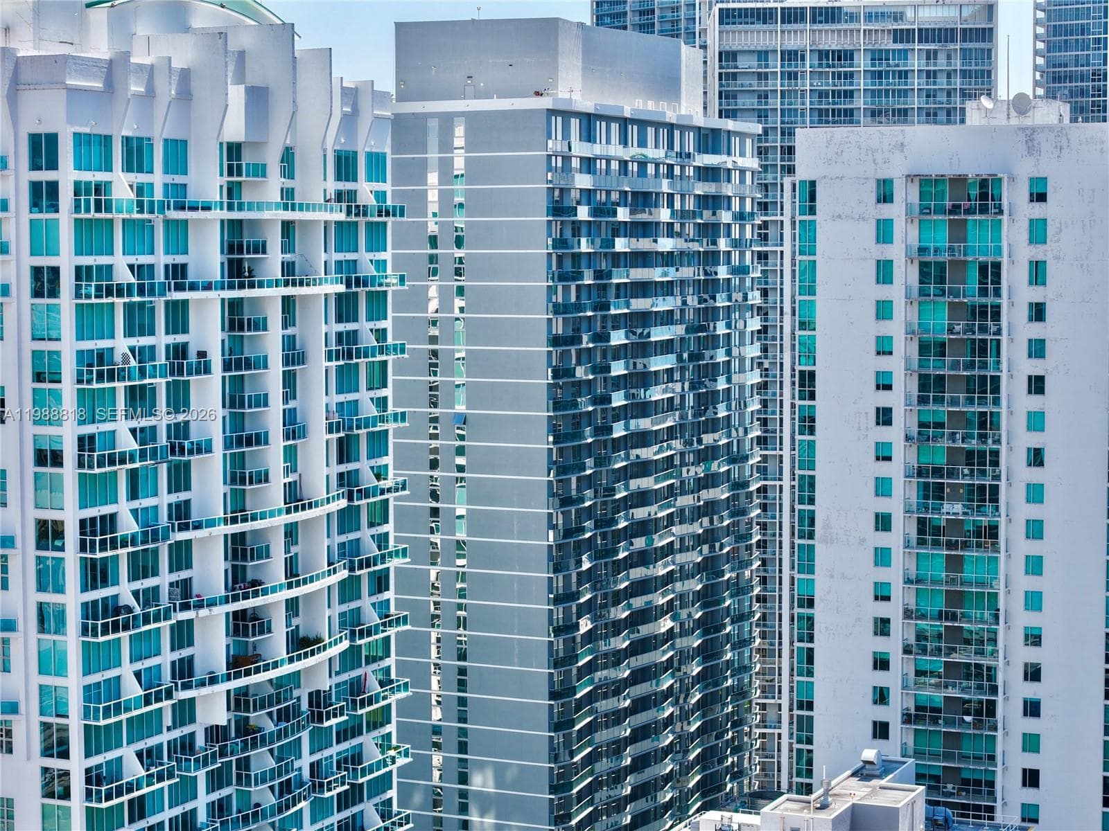 77 SE 5th St # 1615, Miami FL 33131 — 21