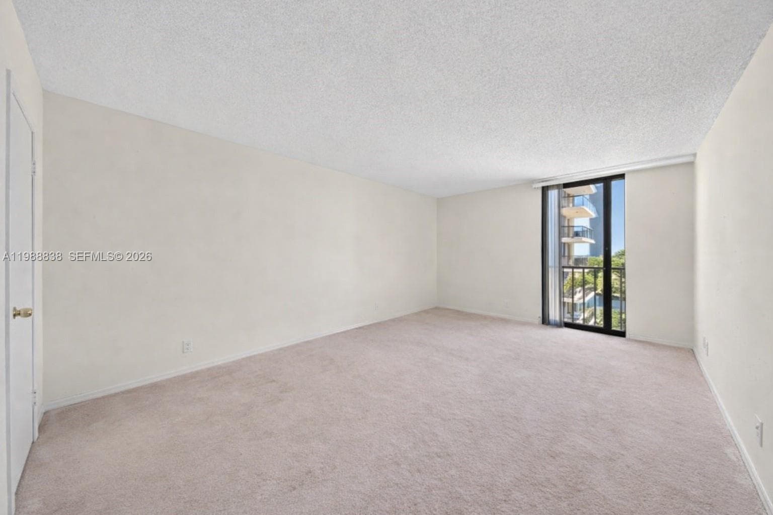 19667 Turnberry Way # 6A, Aventura FL 33180 — 19