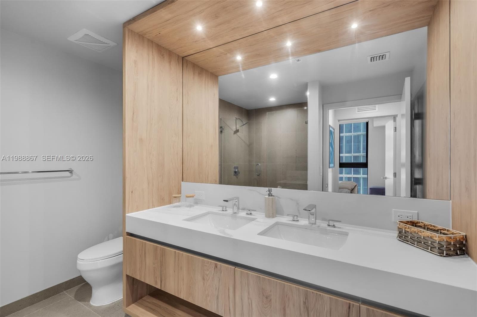 601 N Miami Ave # 2207, Miami FL 33131 — 13