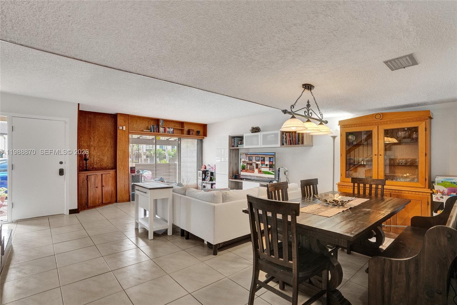 16465 NE 26th Ave # 18, North Miami Beach FL 33160 — 10
