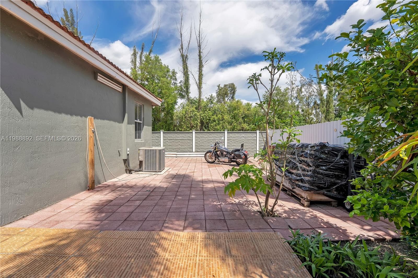 1173 NW 135th Ct, Miami FL 33182 — 29