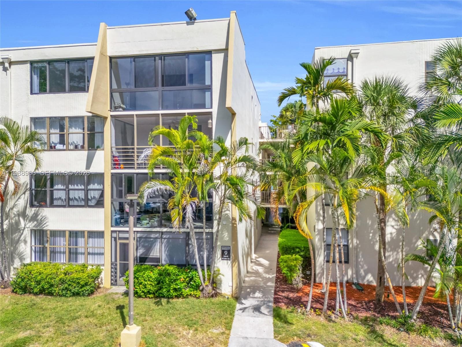 20441 NE 30th Ave # 9, Aventura FL 33180 — 28
