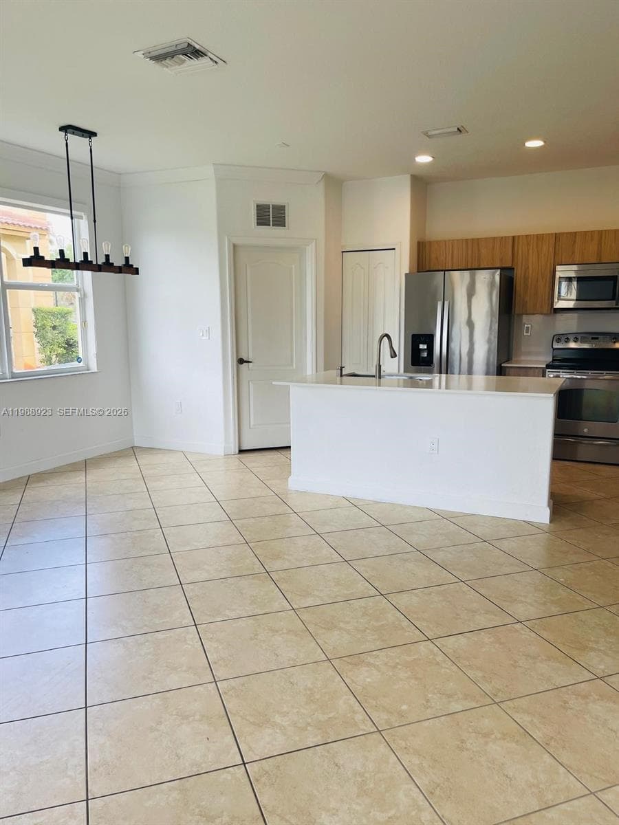 8666 NW 109th Ct # 8666, Doral FL 33178 — 6