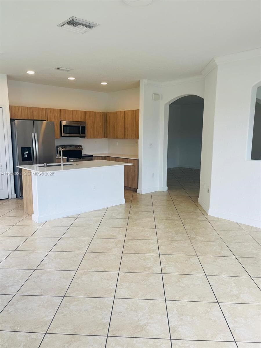 8666 NW 109th Ct # 8666, Doral FL 33178 — 7