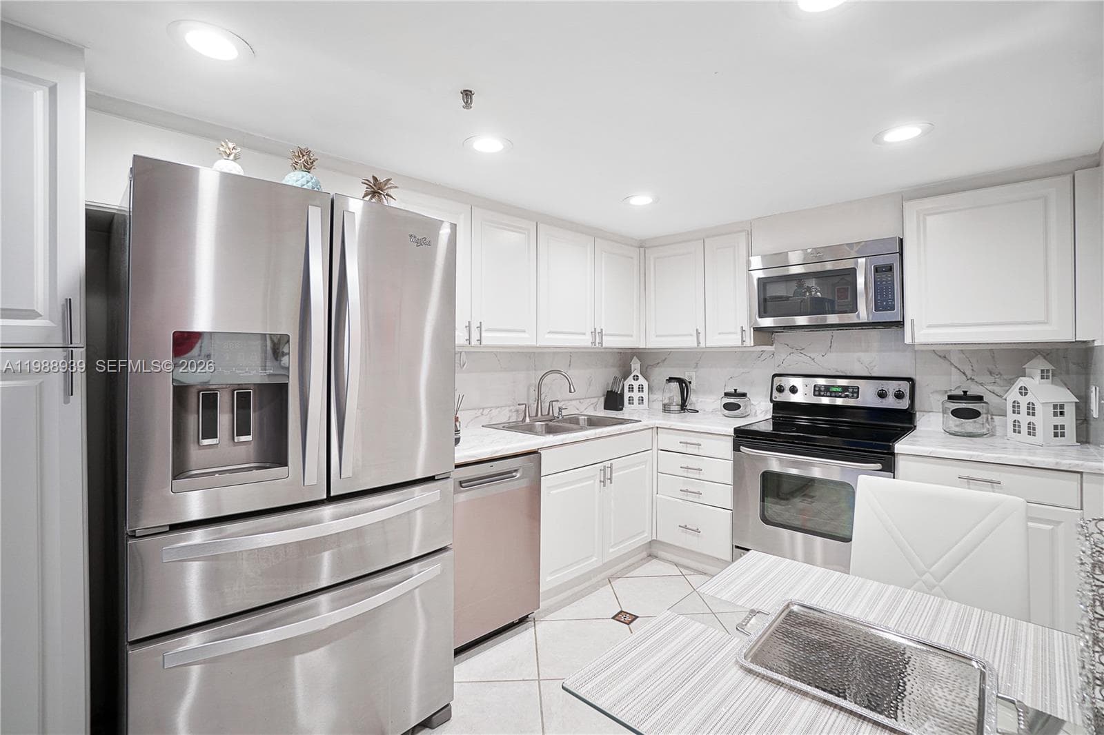 9 Island Ave # 2410, Miami Beach FL 33139 — 22