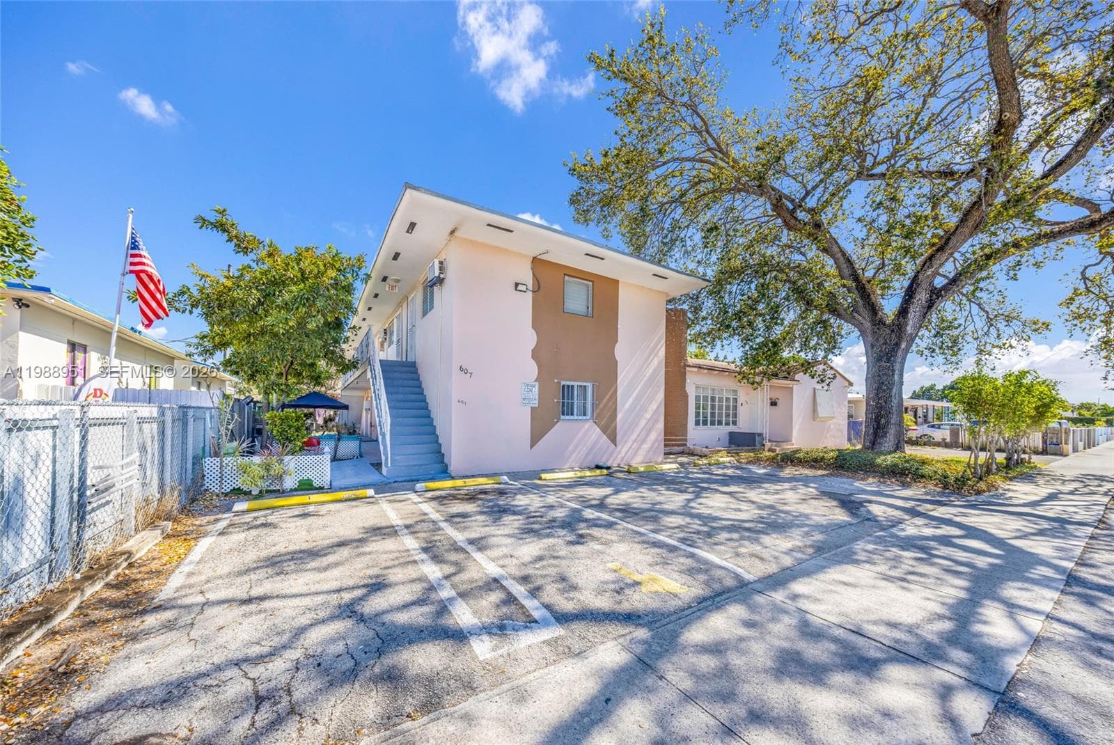 605 NW 34th Ave, Miami FL 33125 — 6