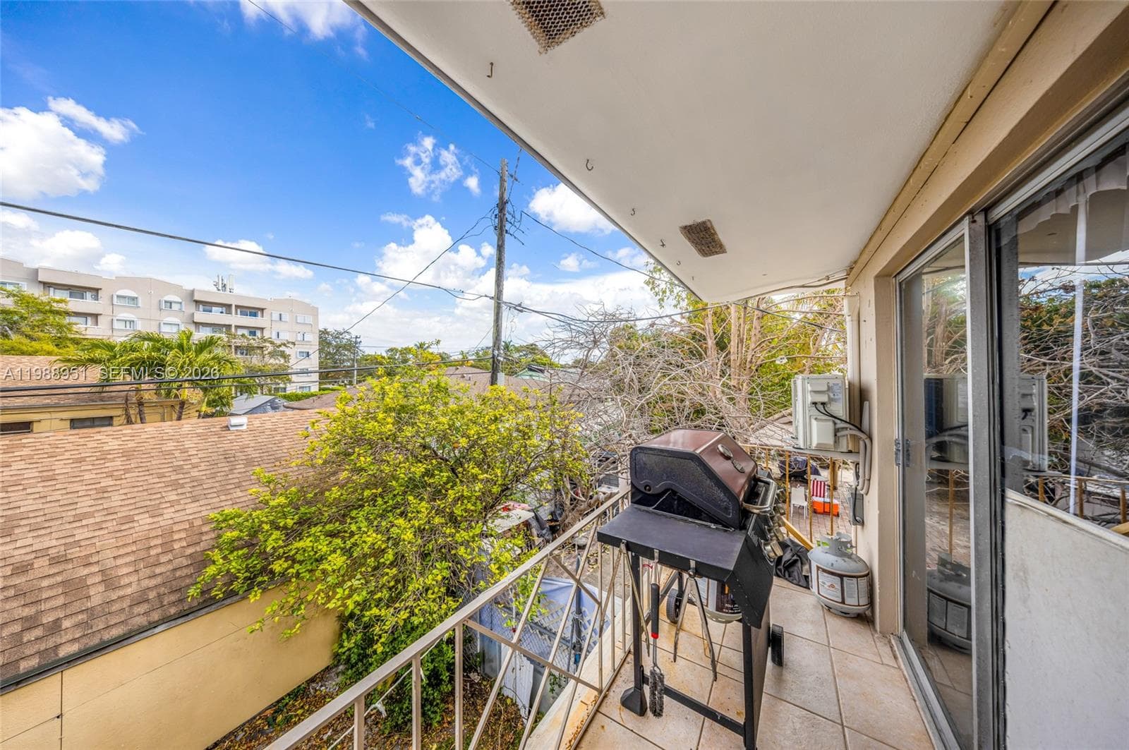 605 NW 34th Ave, Miami FL 33125 — 42