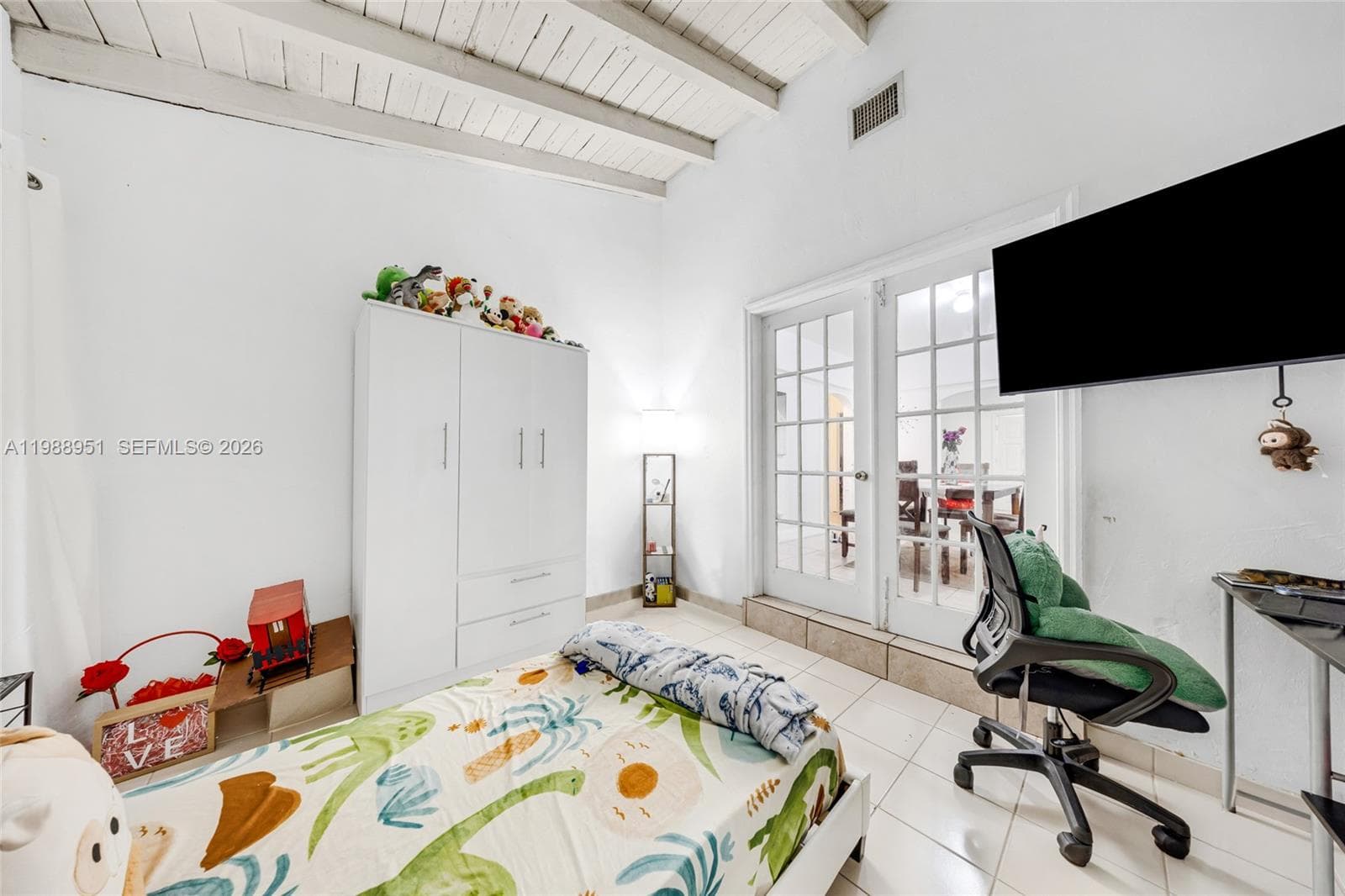 605 NW 34th Ave, Miami FL 33125 — 28