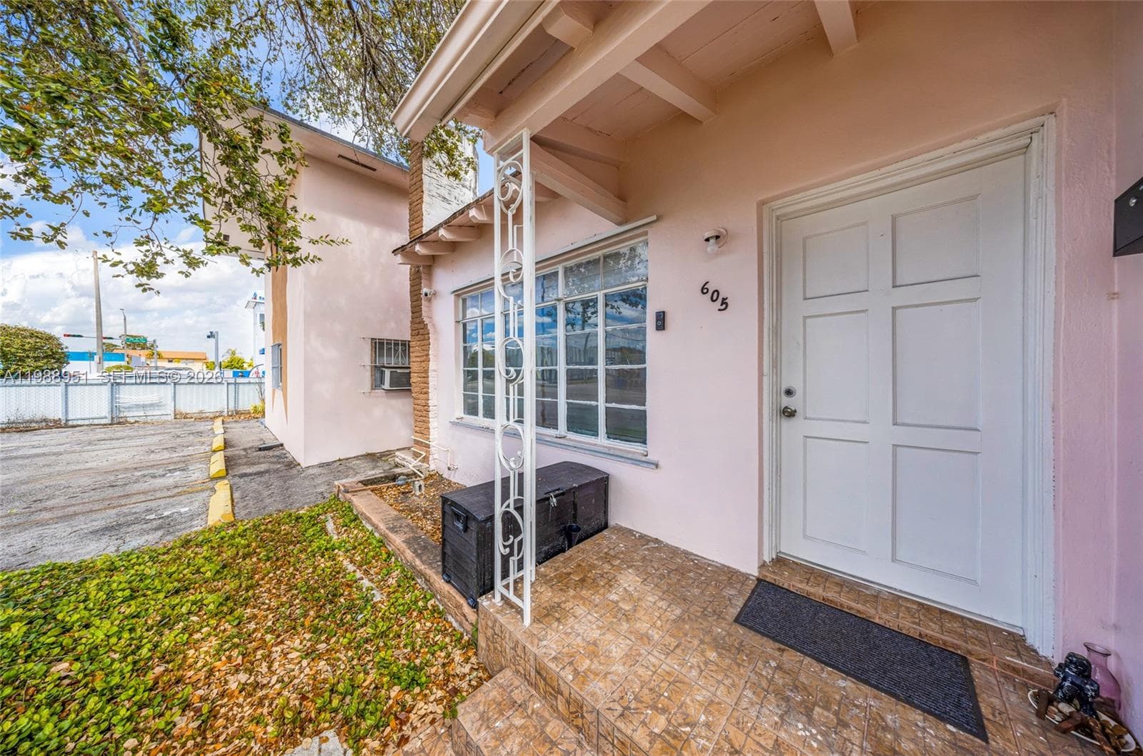 605 NW 34th Ave, Miami FL 33125 — 34