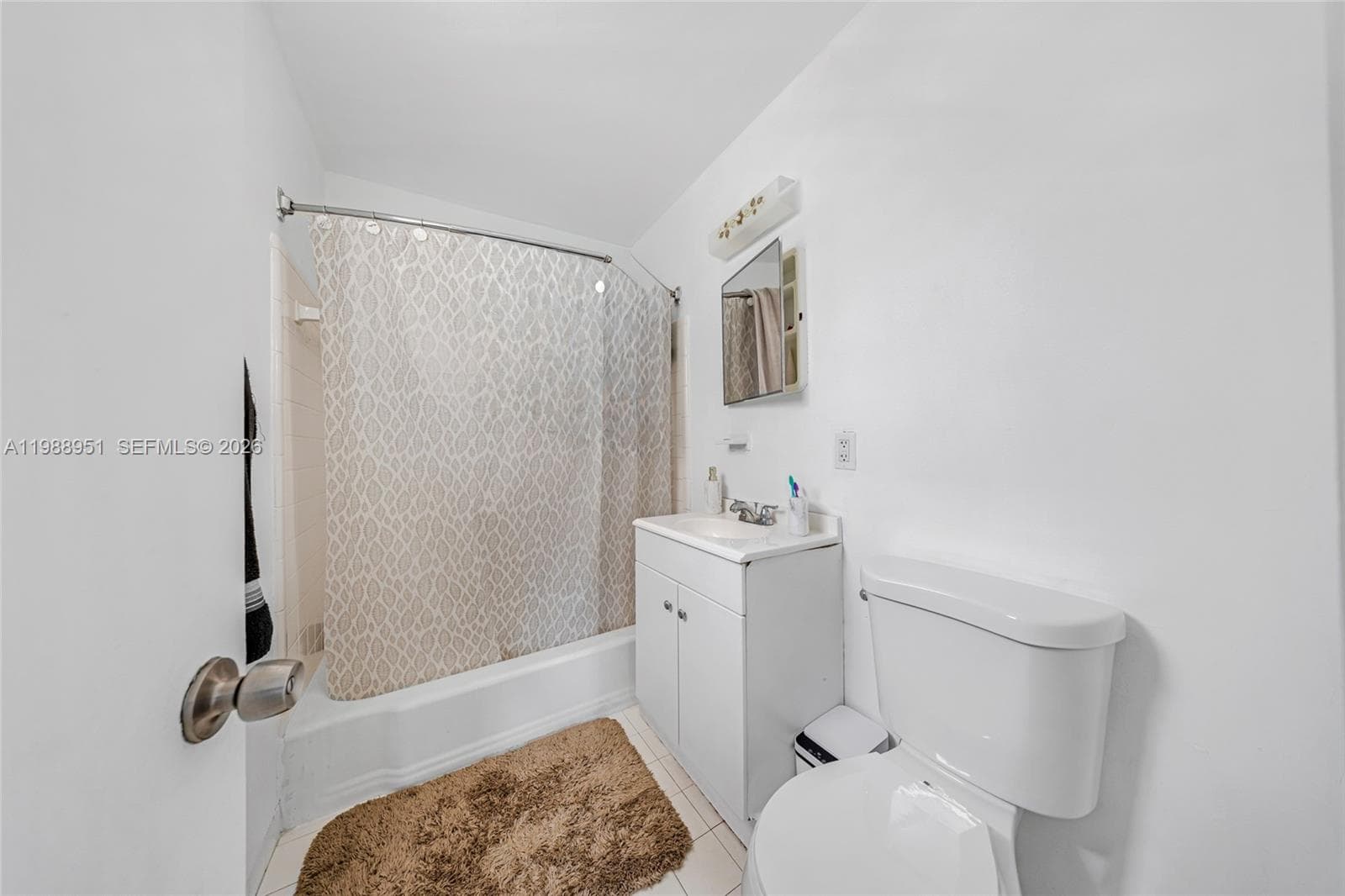 605 NW 34th Ave, Miami FL 33125 — 49