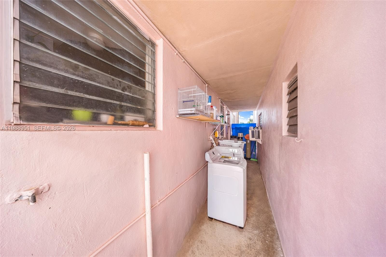 605 NW 34th Ave, Miami FL 33125 — 33