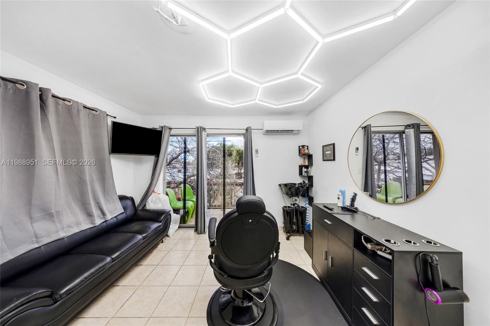 605 NW 34th Ave, Miami FL 33125 — 37