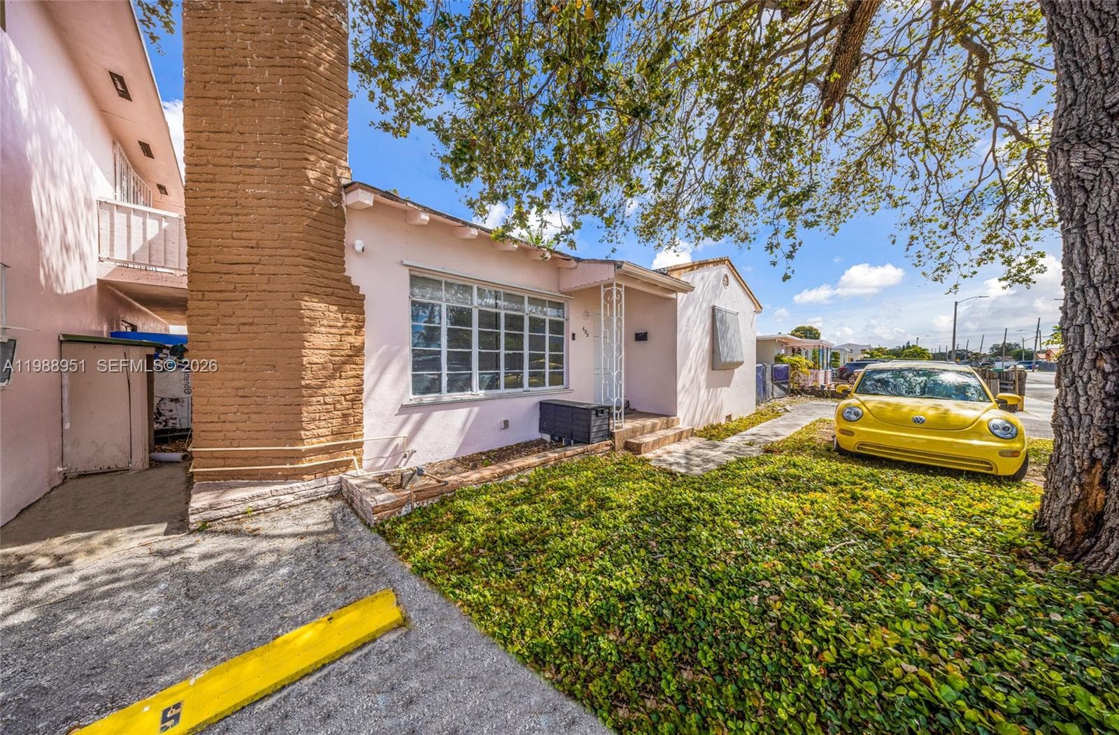 605 NW 34th Ave, Miami FL 33125 — 35