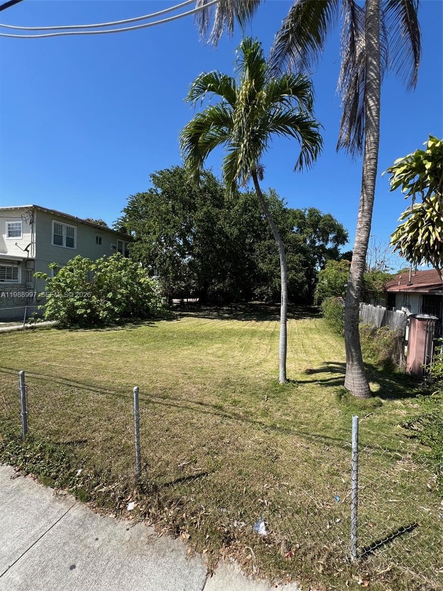 267 NW 31st St, Miami FL 33127 — 7