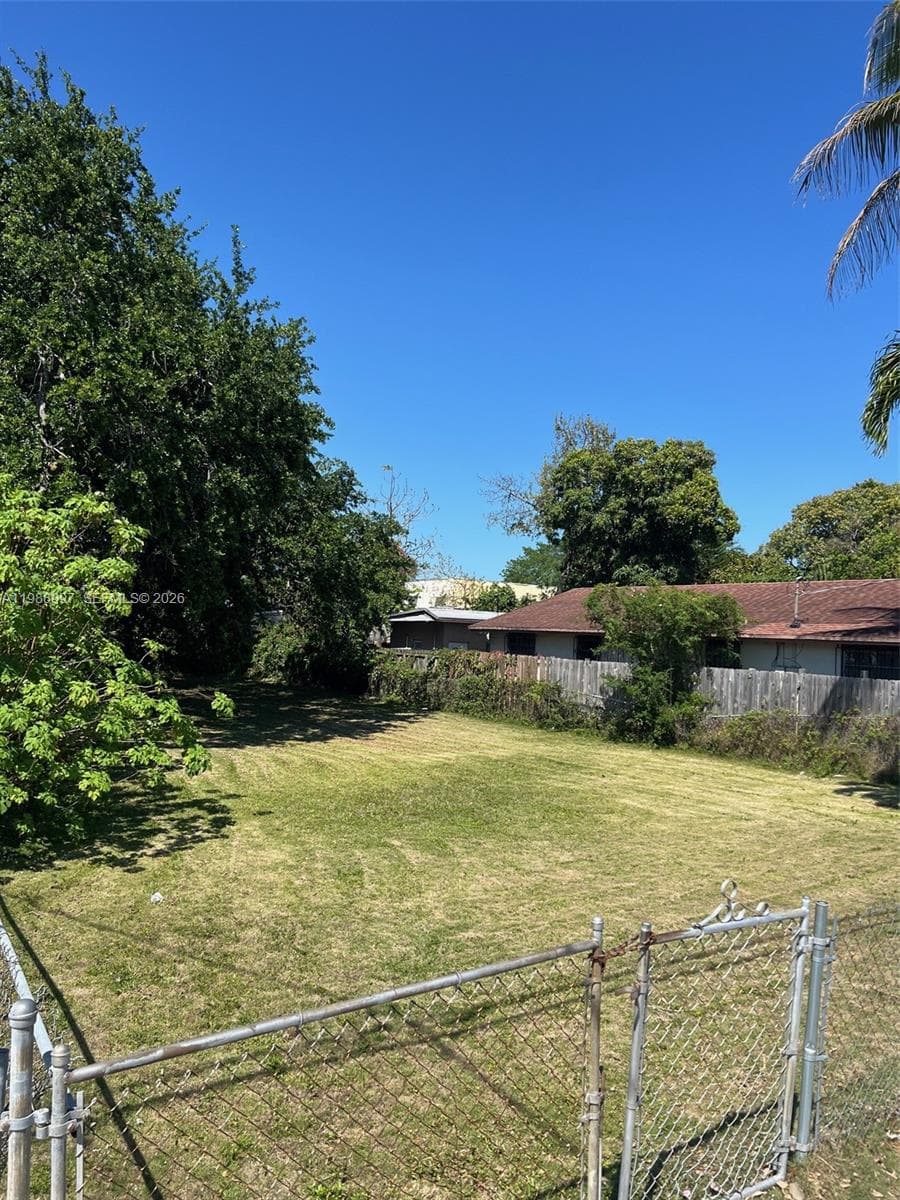 267 NW 31st St, Miami FL 33127 — 5