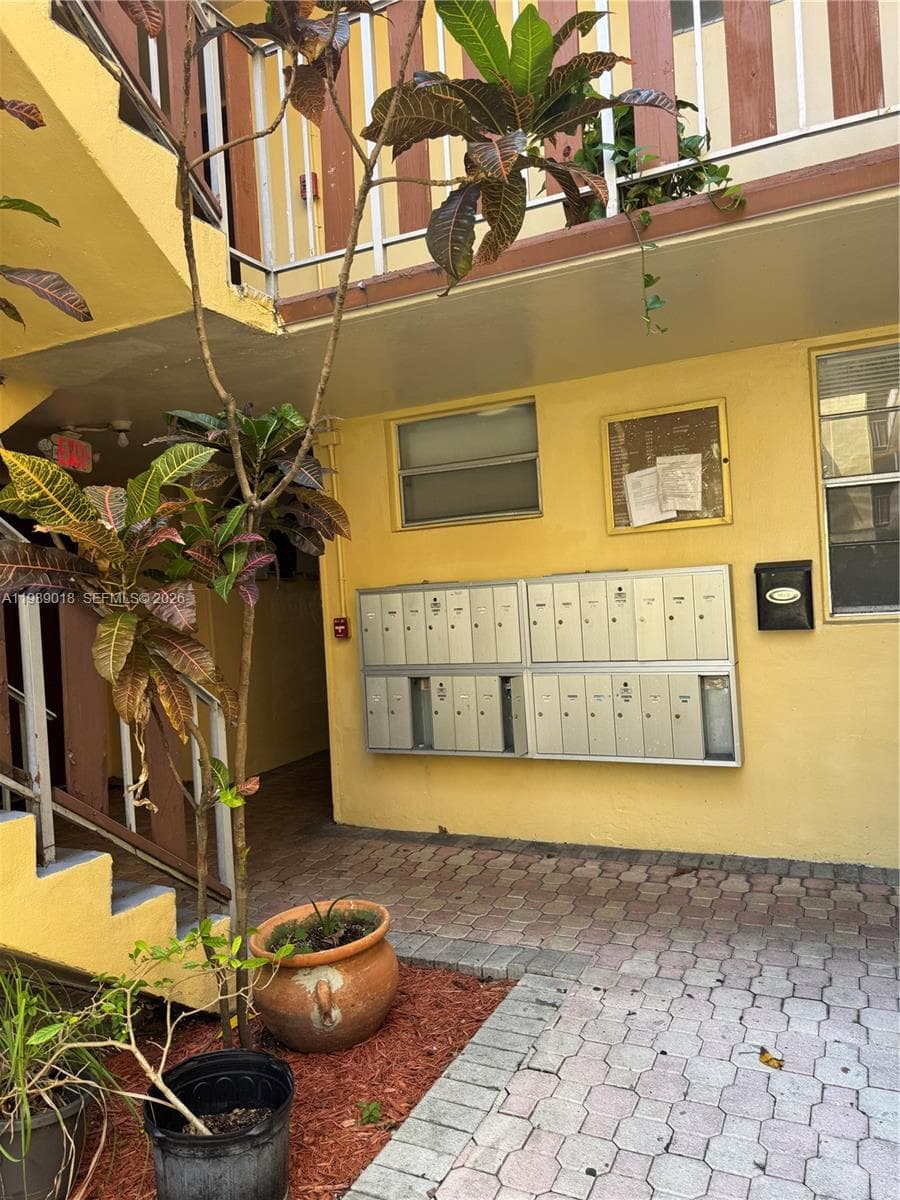 13655 NE 10th Ave # 208, North Miami FL 33161 — 11
