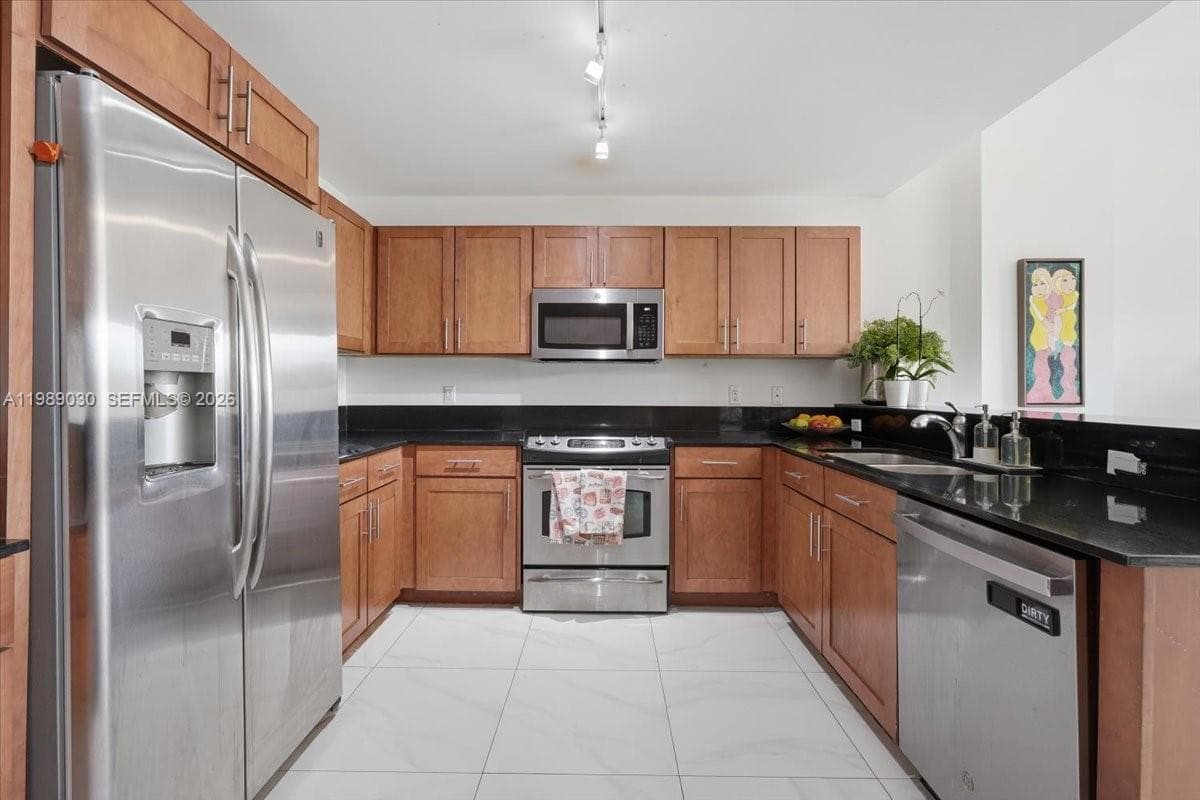 8390 SW 72nd Ave # 106, Miami FL 33143 — 5