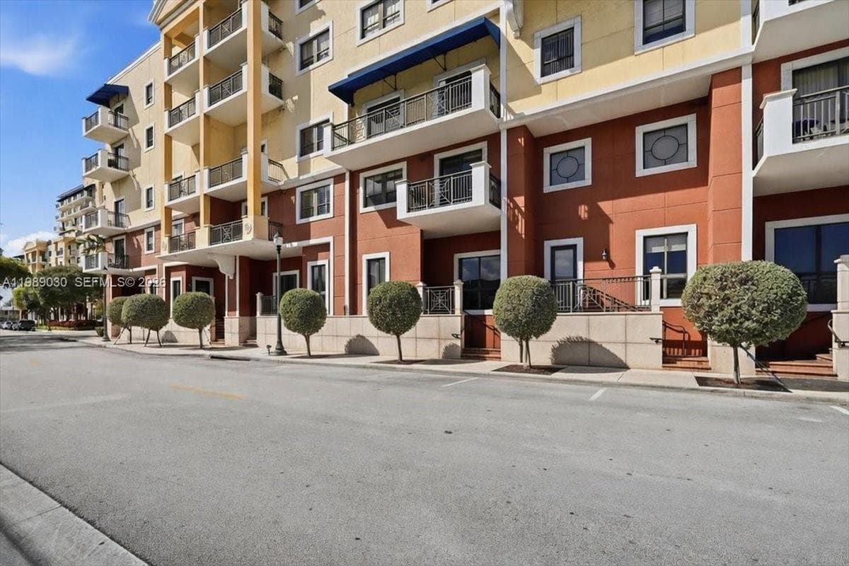 8390 SW 72nd Ave # 106, Miami FL 33143 — 24